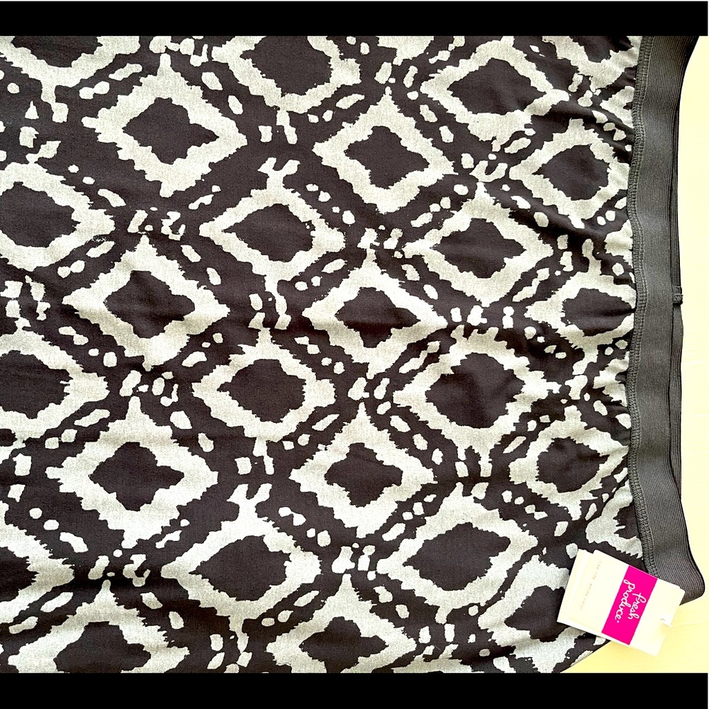 🌸Fresh Produce charcoal grey printed skirt. Great Summer piece and for travel!